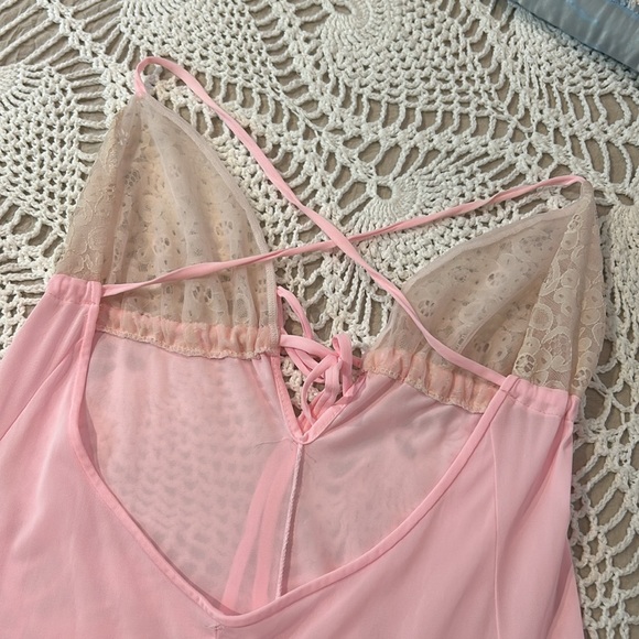 Vintage lace top nightie.  Size Medium in vintage sizing - Picture 5 of 9